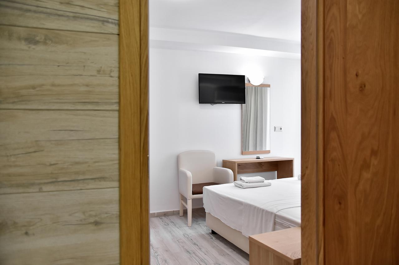 Artemis Hotel Apartments Hersonissos  Exterior foto