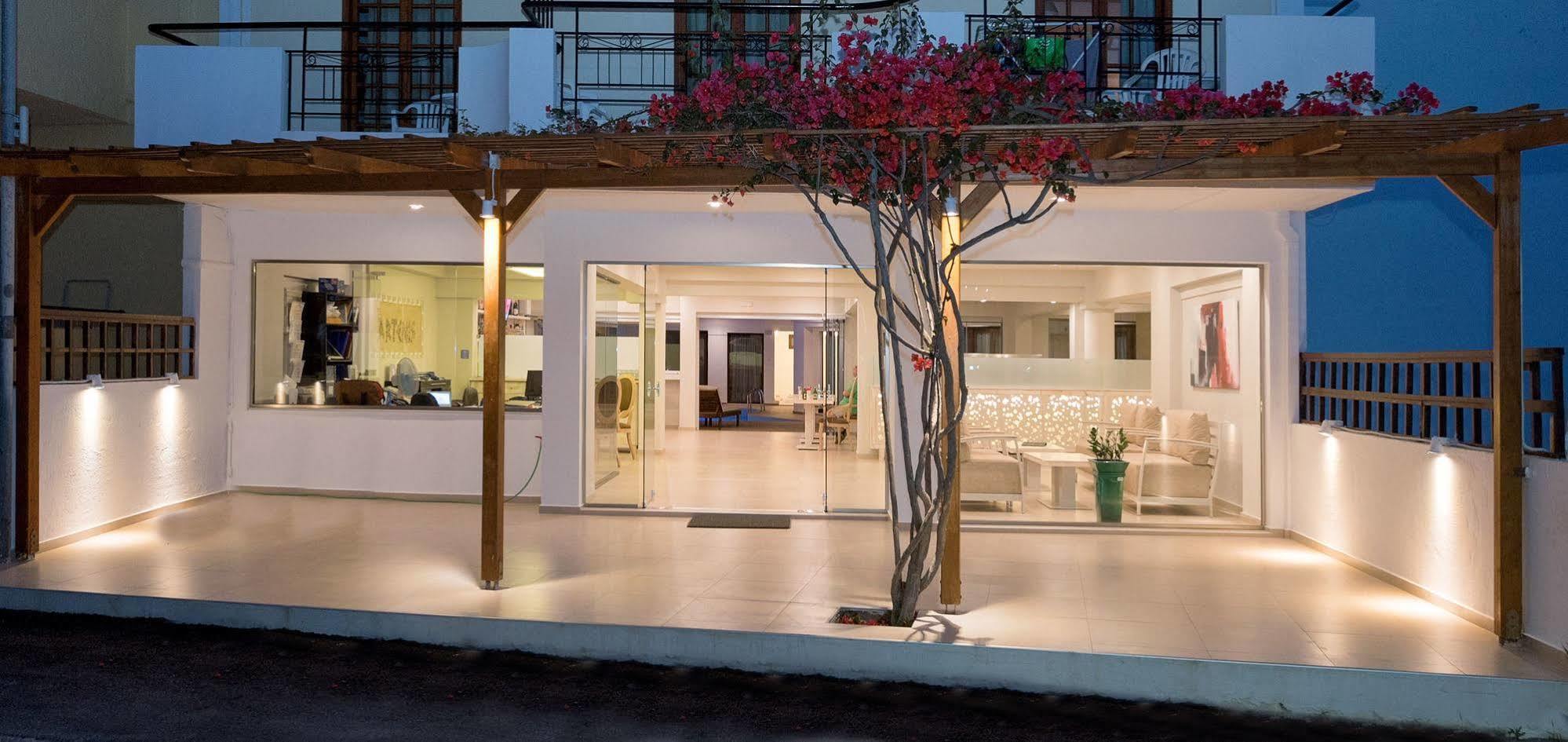 Artemis Hotel Apartments Hersonissos  Exterior foto