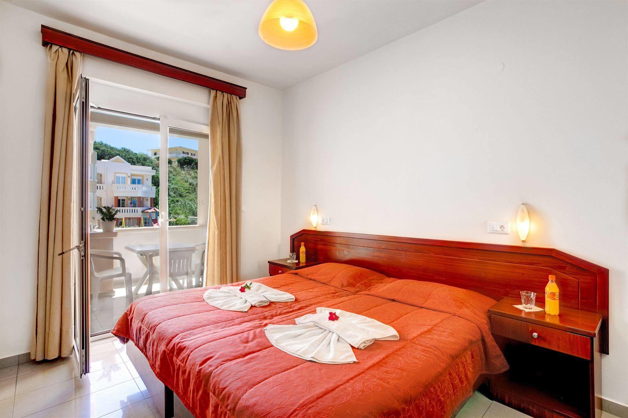 Artemis Hotel Apartments Hersonissos  Exterior foto